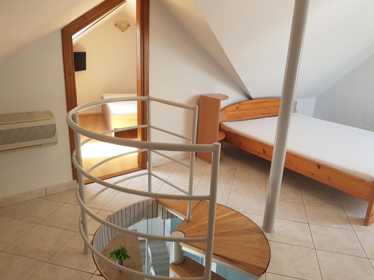 Zoli Apartmanok-Adri Koelcsey 32 Hajdúszoboszló 外观 照片